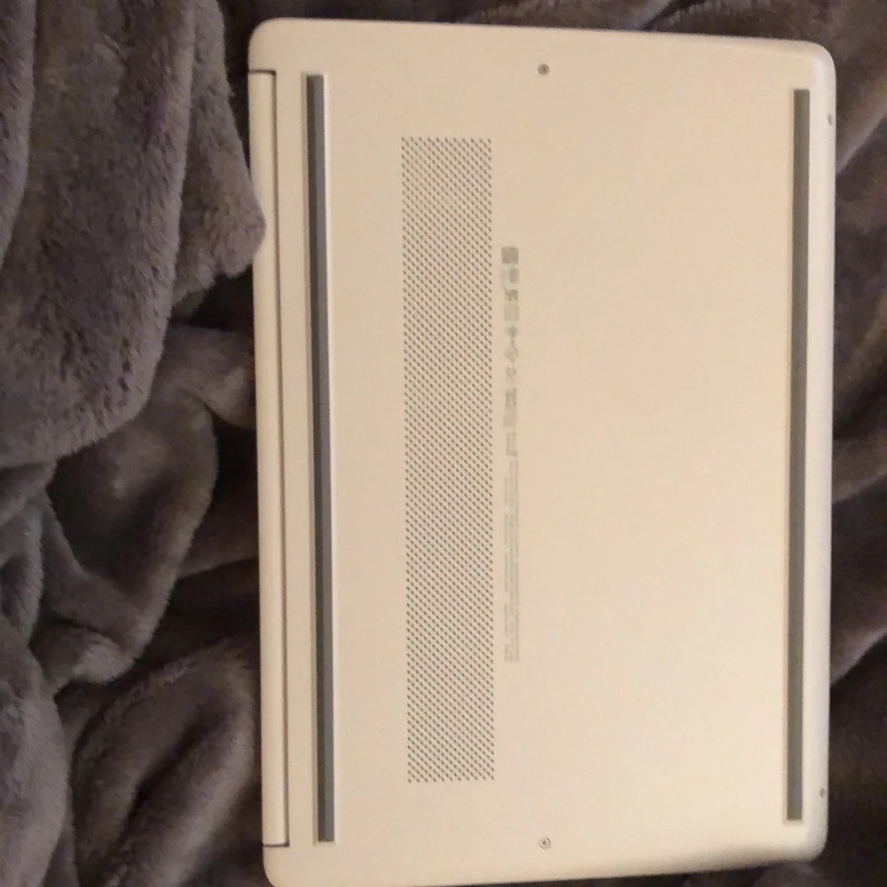 A 2021 HP 14inch Touchscreen laptop,white